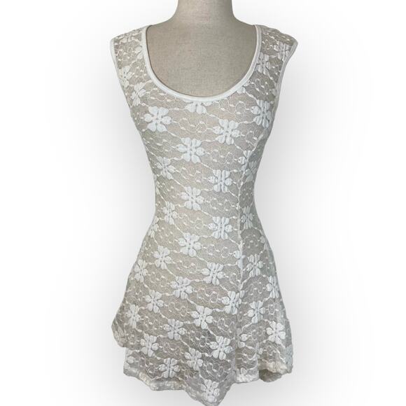 Cream lace mini tunic top, ladies stretch floral high low scoop neck - Picture 1 of 6